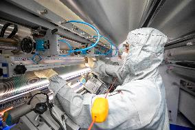 China Manufacturing Industry High Transmittance Conductive Film Materials