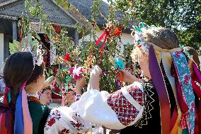 Marriage ceremony at Pyrohiv Museum