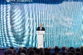 RUSSIA-VLADIVOSTOK-PUTIN-8TH EASTERN ECONOMIC FORUM-PLENARY SESSION