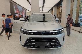 Huawei AITO M7 New Energy Vehicle