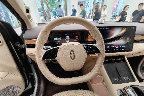 Huawei AITO M7 New Energy Vehicle