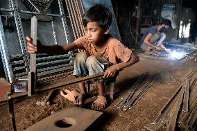 Child Labor In Dhaka