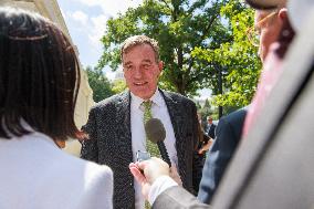 Senator Warner At AI Meetings On Capitol Hill