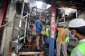 Hundreds Of Shops Gutted In Market Fire - Bangladesh