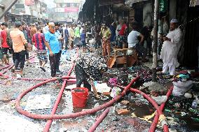 Hundreds Of Shops Gutted In Market Fire - Bangladesh