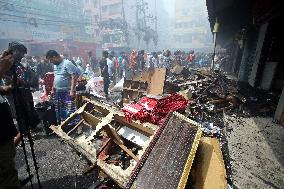 Hundreds Of Shops Gutted In Market Fire - Bangladesh