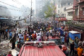 Hundreds Of Shops Gutted In Market Fire - Bangladesh