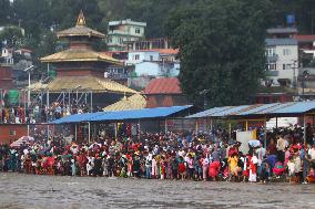 NEPAL-KATHMANDU-FATHER'S DAY