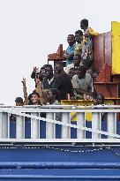 184 Migrants Arrive In The Port Of Salerno - Italy