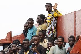 184 Migrants Arrive In The Port Of Salerno - Italy