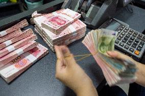The People's Bank of China Lowered The Reserve Requirement Ratio For Financial Institutions
