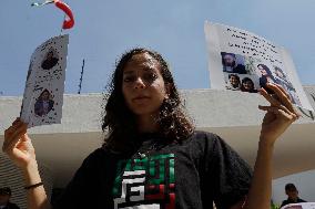 Iranian Community In Mexico, Protest At The Embassy Of The Islamic Republic Of Iran In Mexico City One Year After The Death Of M