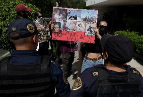 Iranian Community In Mexico, Protest At The Embassy Of The Islamic Republic Of Iran In Mexico City One Year After The Death Of M