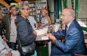 Alain Juppe Book Signing - Le Mans