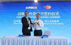 CHINA-TIANJIN-AIRBUS HELICOPTERS-SIGNING CEREMONY (CN)