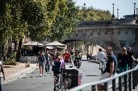 Sunny September In Downtown Paris