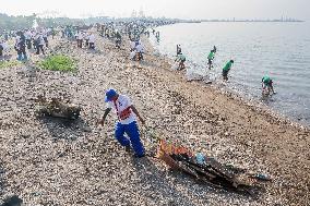 PHILIPPINES-MANILA-INT'L COASTAL CLEANUP DAY