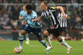 Newcastle United v Brentford FC - Premier League