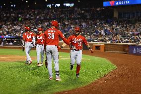 Cincinnati Reds v New York Mets