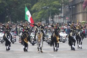 MEXICO-MEXICO CITY-INDEPENDENCE DAY-MILITARY PARADE