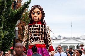 Refugee puppet Little Amal visits Washington, DC