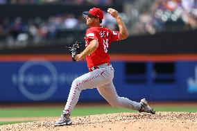 Cincinnati Reds v New York Mets