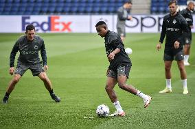 Champions League Football - Borussia Dortmund training session - Paris