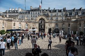 The Elysée Palace, Seen From Inside