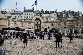 The Elysée Palace, Seen From Inside