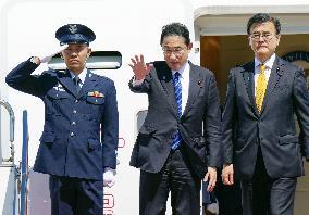 Japan PM Kishida off to N.Y.