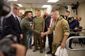 Zelensky Visits Wounded Ukrainian Soldiers In New York