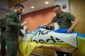 Zelensky Visits Wounded Ukrainian Soldiers In New York