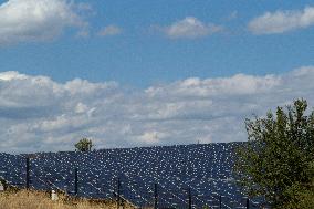 Les Mées Solar Farm