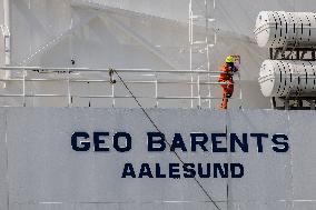 Geo Barents Arrives in Italy's Brindisi Port With 471 Migrants