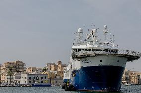 Geo Barents Arrives in Italy's Brindisi Port With 471 Migrants
