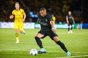 Paris Saint-Germain v Borussia Dortmund: Group F - UEFA Champions League 2023/24