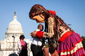 Refugee puppet Little Amal walks to U.S. Capitol