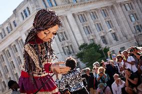 Refugee puppet Little Amal walks to U.S. Capitol