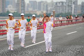 (SP)CHINA-ZHEJIANG-HANGZHOU-ASIAN GAMES-TORCH RELAY (CN)