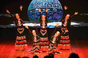 KUWAIT-CAPITAL GOVERNORATE-CHINESE ART TROUPE-PERFORMANCE