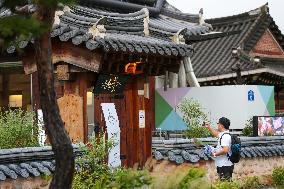 SOUTH KOREA-JEONJU-HANOK VILLAGE-TOURISM