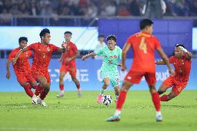 (SP)CHINA-HANGZHOU-ASIAN GAMES-FOOTBALL-MEN'S SECOND ROUND-GROUP A-MYA VS CHN (CN)