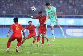 (SP)CHINA-HANGZHOU-ASIAN GAMES-FOOTBALL-MEN'S SECOND ROUND-GROUP A-MYA VS CHN (CN)