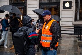 Apple France Workers On Strike During iPhone 15 Launch - Paris