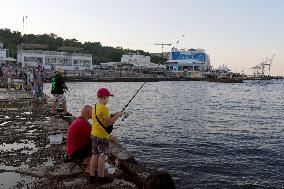 Fishing at Lanzheron beach in Odesa