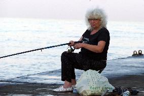 Fishing at Lanzheron beach in Odesa