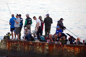 Fishing at Lanzheron beach in Odesa