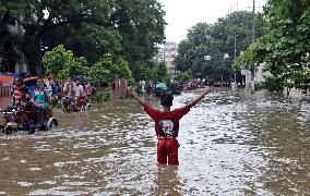 Heavy Rain Causes Severe Waterlogging - Dhaka