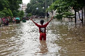 Heavy Rain Causes Severe Waterlogging - Dhaka