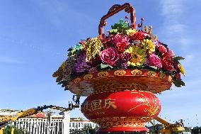 CHINA-BEIJING-TIAN'ANMEN SQUARE-FLOWER BASKET(CN)